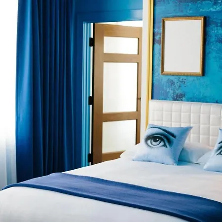 Angad Arts Hotel St Louis, Tapestry Collection By Hilton Saint Louis Exterior photo A bedroom at the hotel