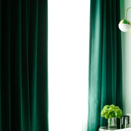 Angad Arts Hotel St Louis, Tapestry Collection By Hilton Saint Louis Exterior photo Curtains made of velvet