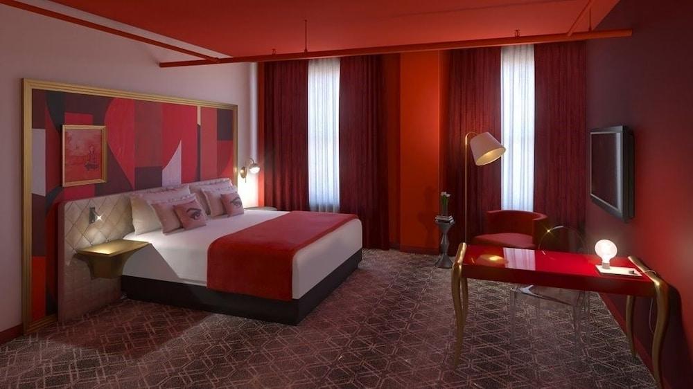Angad Arts St Louis, Tapestry Collection By Hilton Saint Louis